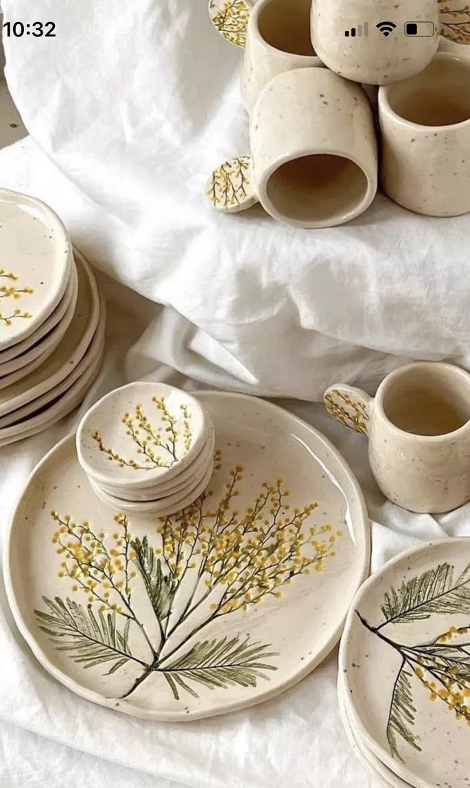 Set tanjira i šoljica sa motivom mimoze